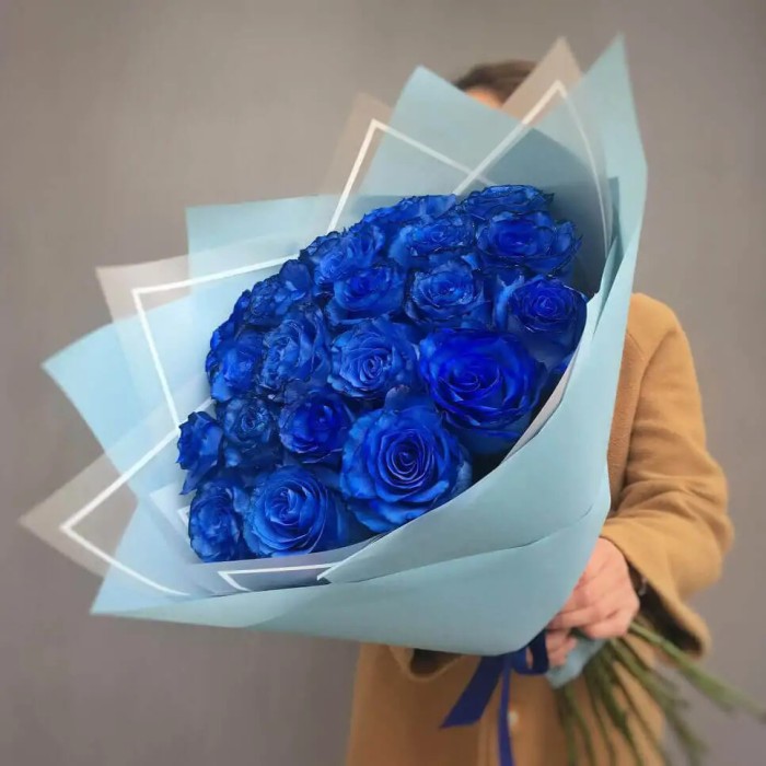 Букет 21 синяя роза