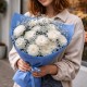 Букет 5 белых кустовых хризантем