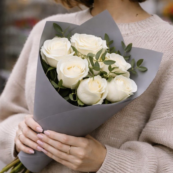 Белые розы 7 шт.