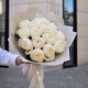Букет 15 кремовых пионов