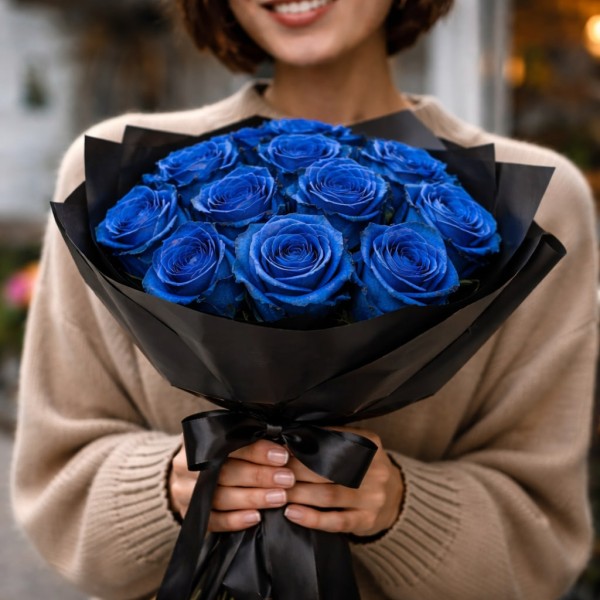15 синих роз