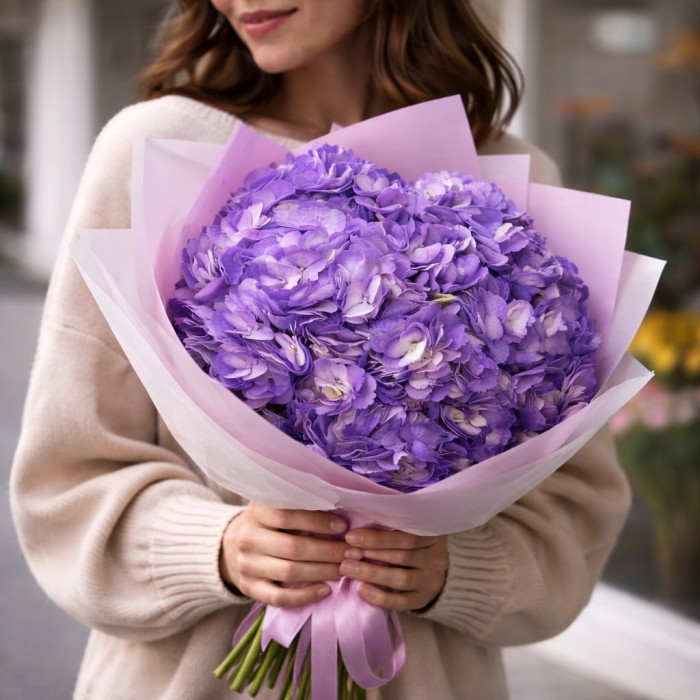 Букет 5 фиолетовых гортензий