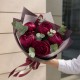 5 пионов сорта Ред Пиано