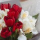 Букет альстромерии с красными тюльпанами