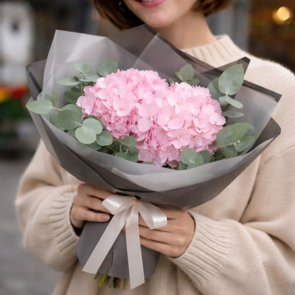 Одна нежная гортензия