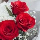 3 красные розы и кустовая хризантема