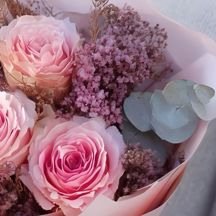 Букет 3 розовые розы с сухоцветом